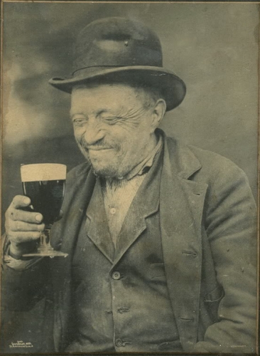 Man with beer. 1899.jpg